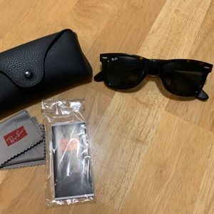 Original Wayfarer Classic Ray-Ban Sunglasses